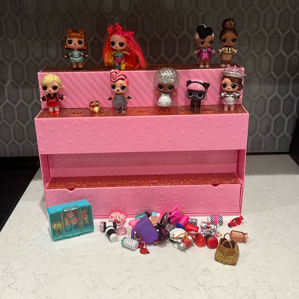 LOL Stand & Dolls & Accessories
